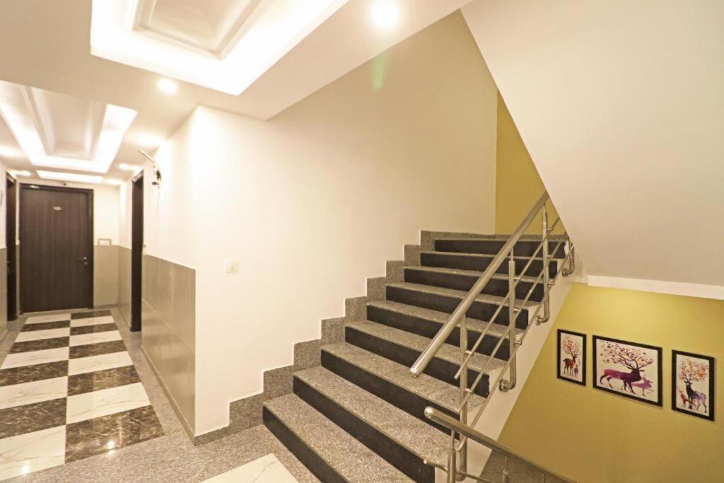 Hotel Almora Sky Near By Delhi International Airport With - Free Airport Pickup And Drop New Delhi Ngoại thất bức ảnh