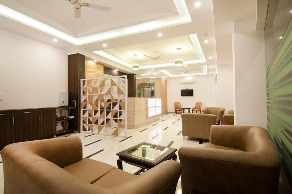 Hotel Almora Sky Near By Delhi International Airport With - Free Airport Pickup And Drop New Delhi Ngoại thất bức ảnh