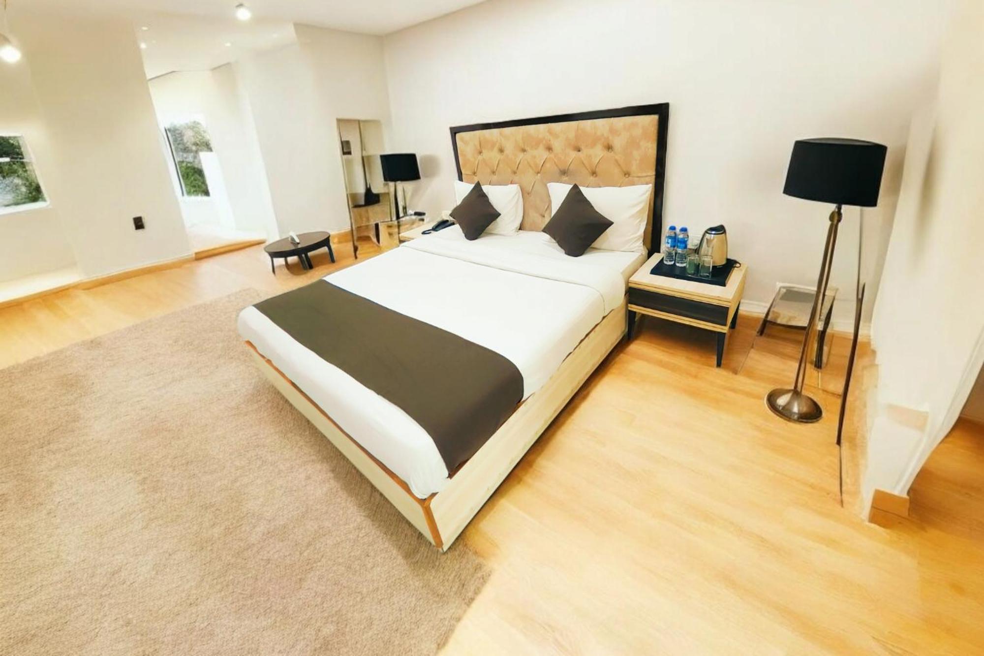 Hotel Almora Sky Near By Delhi International Airport With - Free Airport Pickup And Drop New Delhi Ngoại thất bức ảnh