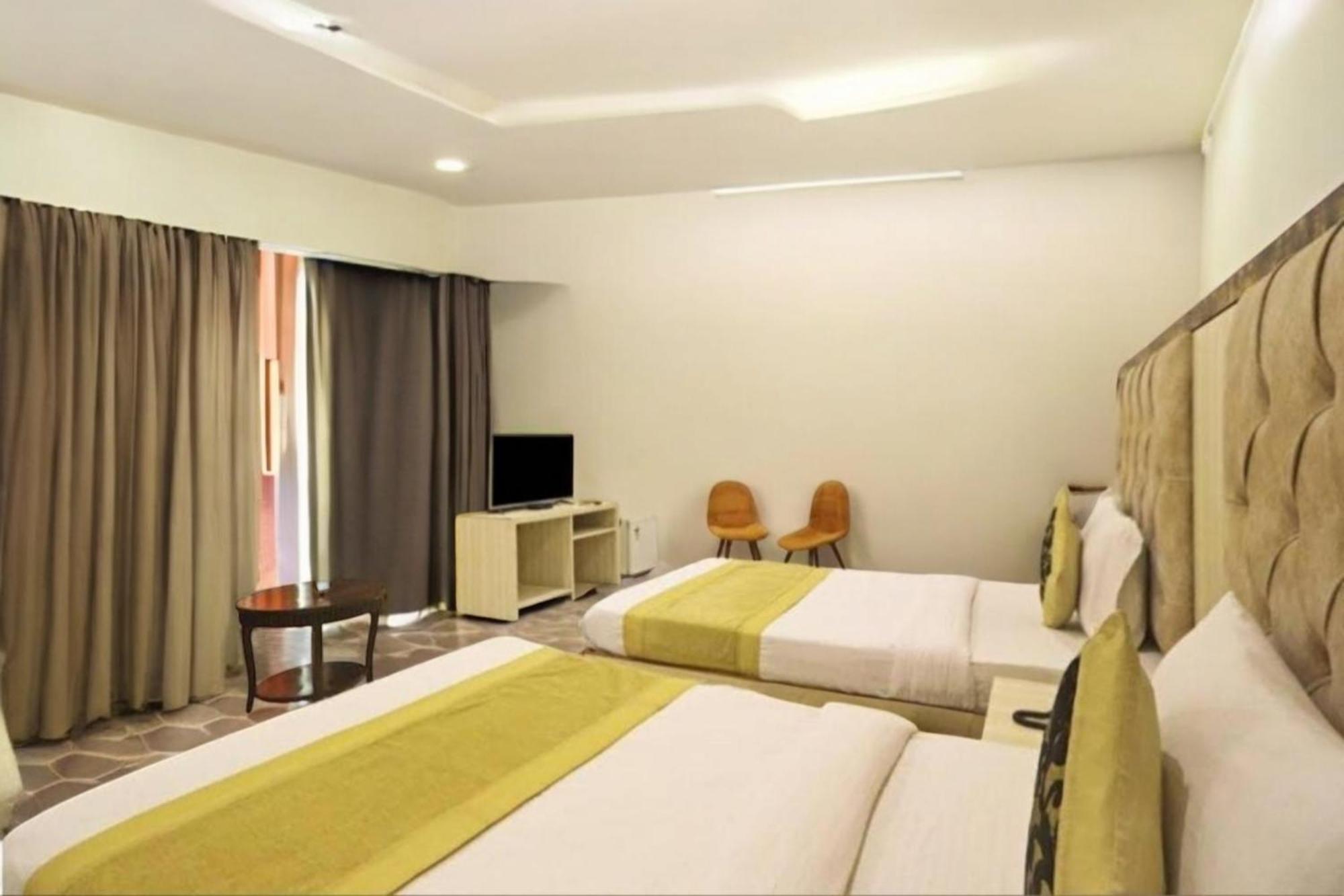 Hotel Almora Sky Near By Delhi International Airport With - Free Airport Pickup And Drop New Delhi Ngoại thất bức ảnh