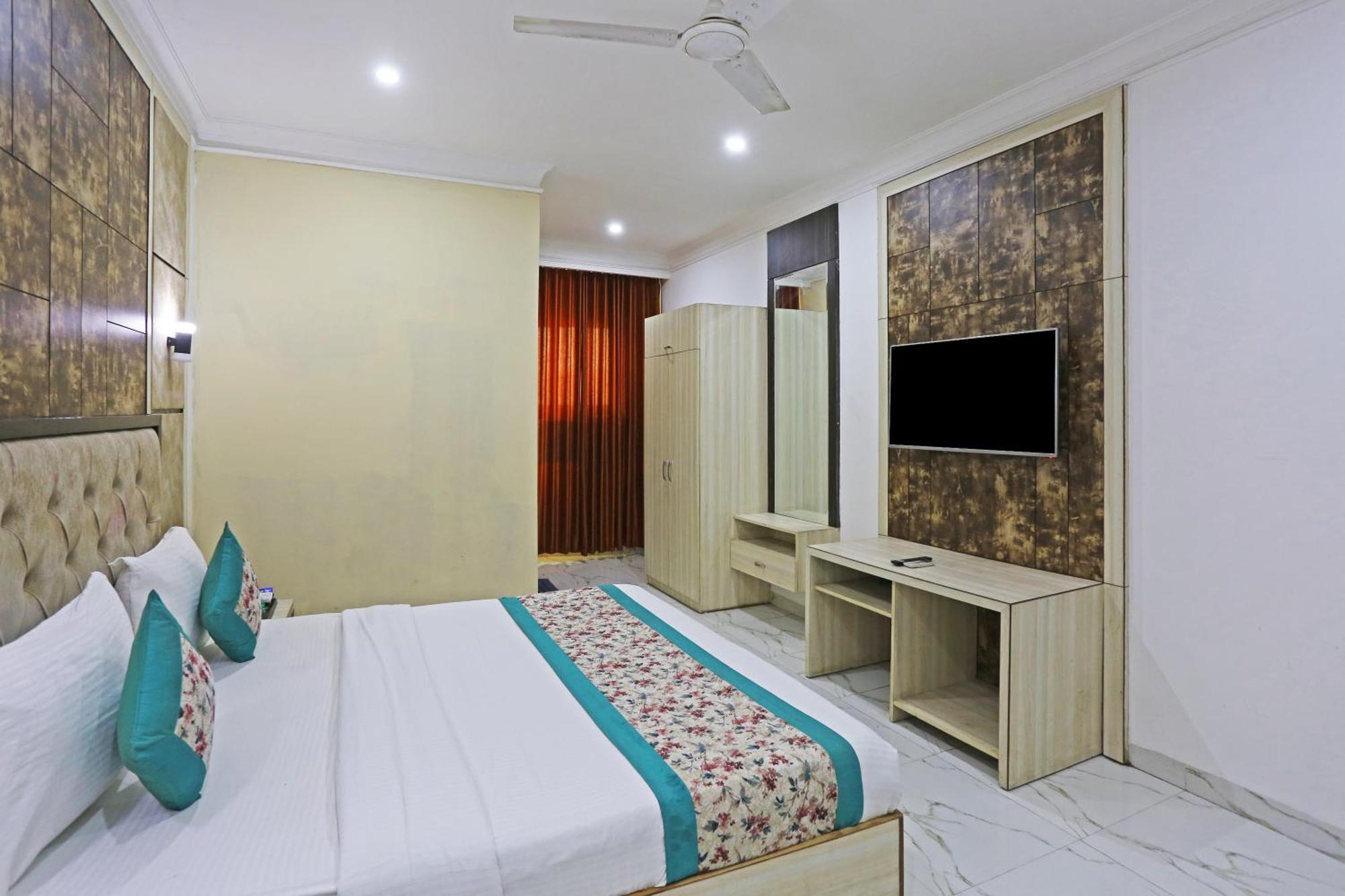Hotel Almora Sky Near By Delhi International Airport With - Free Airport Pickup And Drop New Delhi Ngoại thất bức ảnh