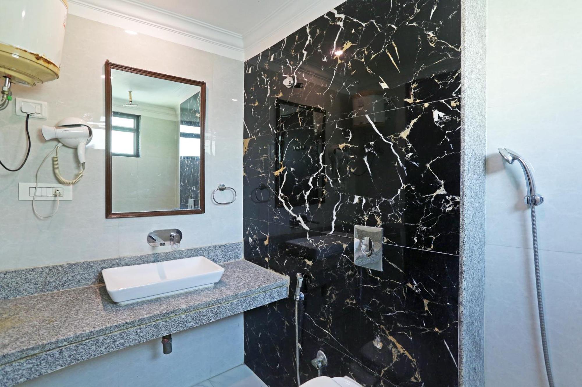 Hotel Almora Sky Near By Delhi International Airport With - Free Airport Pickup And Drop New Delhi Ngoại thất bức ảnh