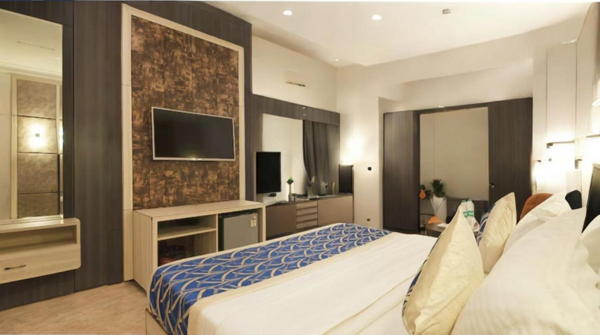 Hotel Almora Sky Near By Delhi International Airport With - Free Airport Pickup And Drop New Delhi Ngoại thất bức ảnh